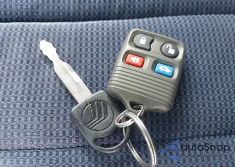 1996 Mercury Grand Marquis Gs z USA, uszkodzony, nr VIN 2MELM74W9TX692417